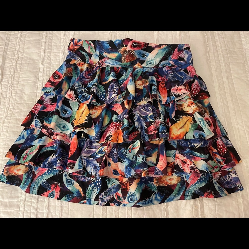 Dona Jo Shakira Skirt.  13.5 inches long.